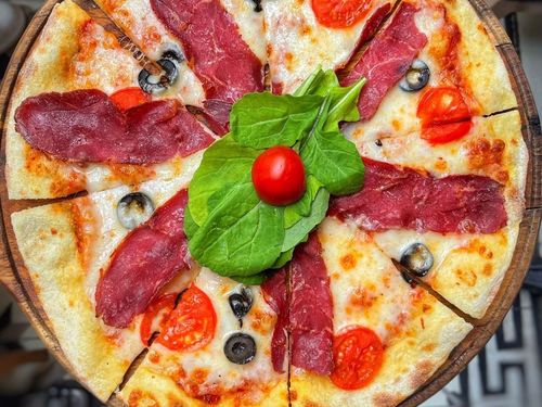 Spesiyal Pizza